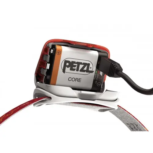 petzl-actik-core-hybrid-bateria.webp