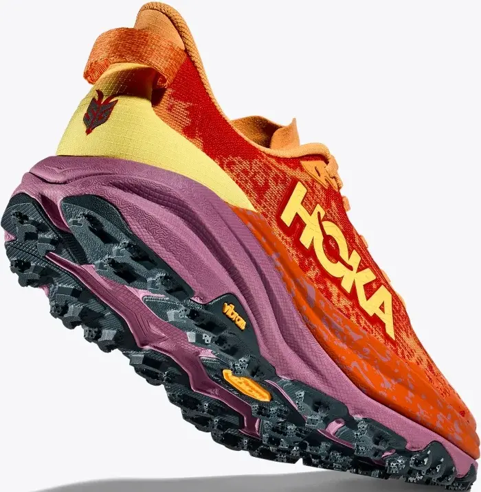 hoka-speedgoat-6-sherbet-beet-goot.webp